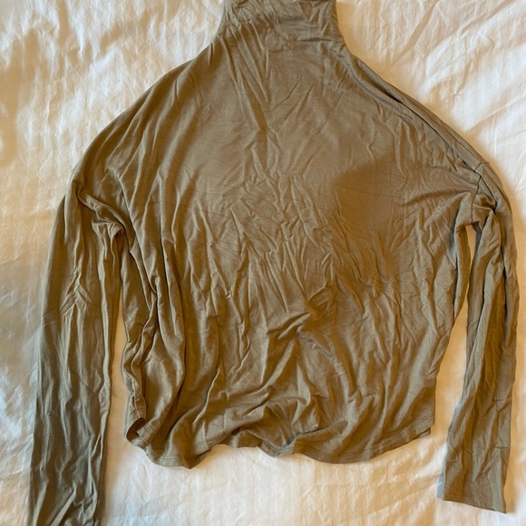 Aritzia Babaton Shirt - Picture 2 of 3